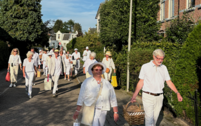 Diner en Blanc in Wilhelminaparkbuurt opnieuw een doorslaand succes
